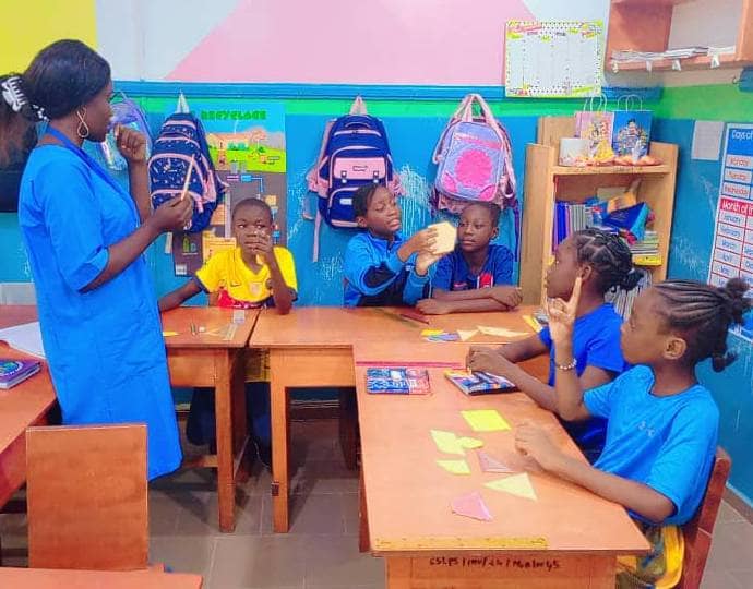 CSLPS-ENSEIGNANTE EN CLASSE